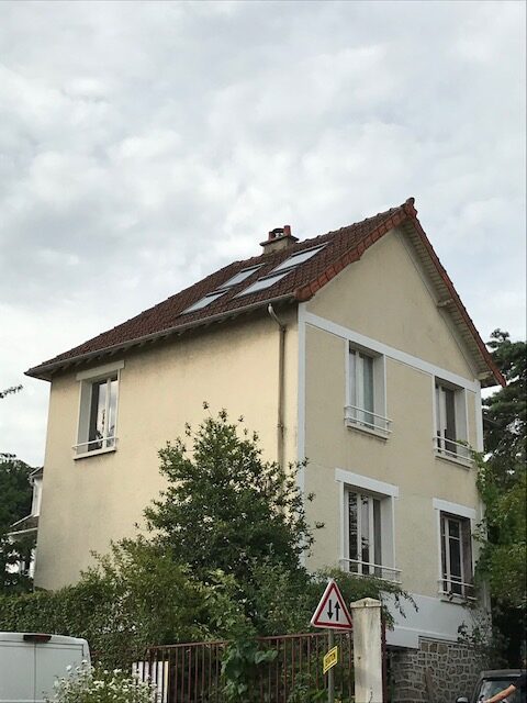 Visite : maison avec isolation thermique par l'extérieur en paille